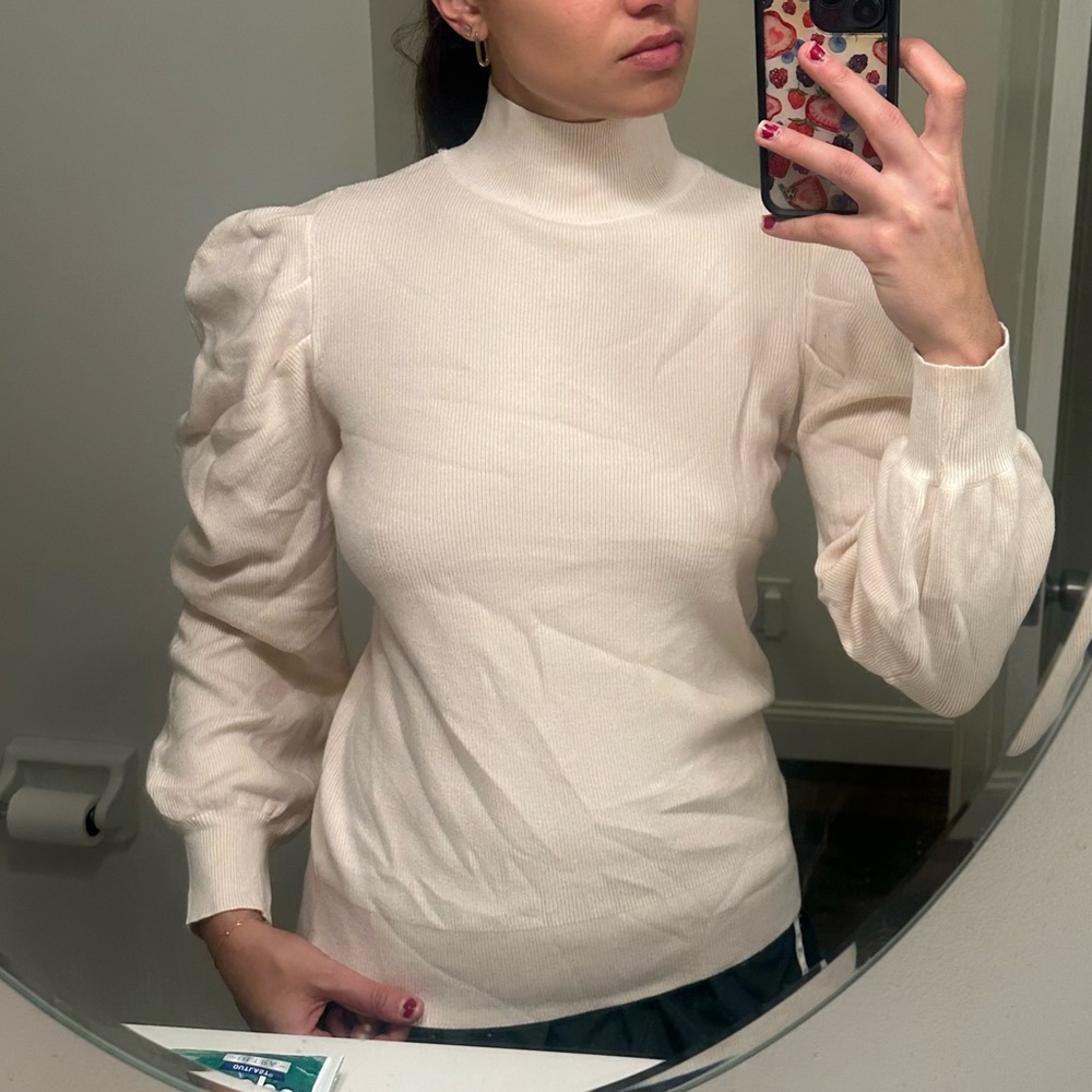 Vestique Pink turtleneck sweater - size M NWT